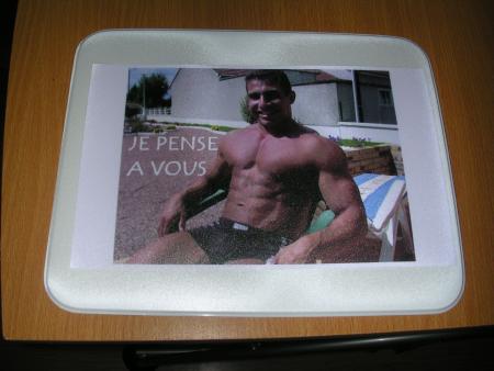 FRED un ami de Dominique à fait faire un tapis de souris ou notre Stéphane est là avec son merveilleux sourire merci de tout coeur